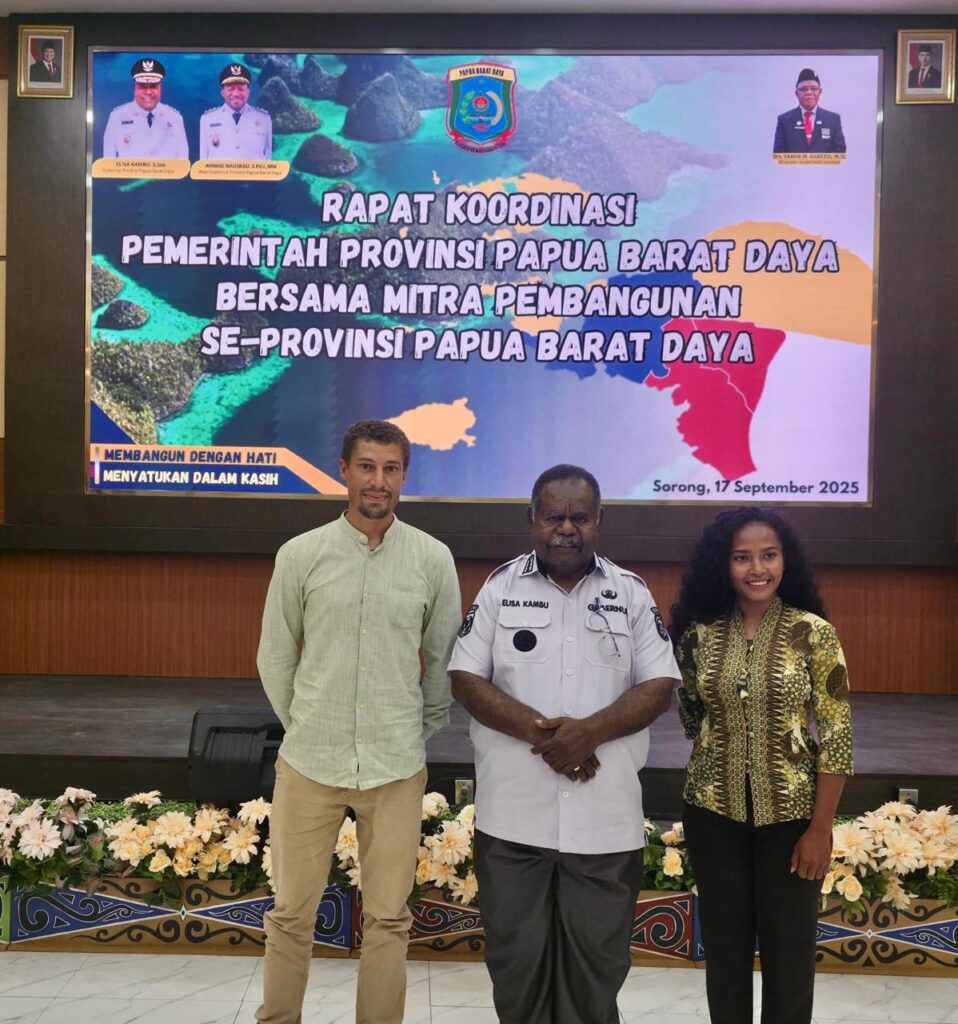 Arnaud Brival, co-fondateur et directeur de The SEA People et Susanti, nouvelle manager opérationelle des équipes de terrain