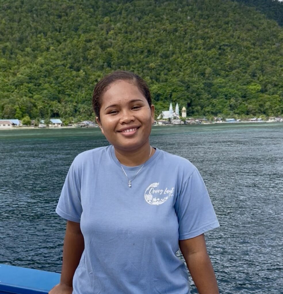 Portrait de Cory coordinatrice Scientifique et jardinière de corail